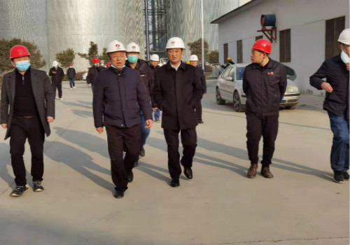 神渭管道董事長李冰一、副總經(jīng)理王東民、建設(shè)集團(tuán)總經(jīng)理王明智等人蒞臨神渭管道輸煤項目富余煤漿應(yīng)用工程開展春節(jié)慰問暨春季攻堅活動