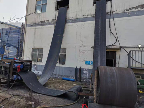 【春節(jié)一線報道】陜煤建設(shè)機(jī)電安裝公司36小時完成雙龍礦主斜井膠帶更換工程