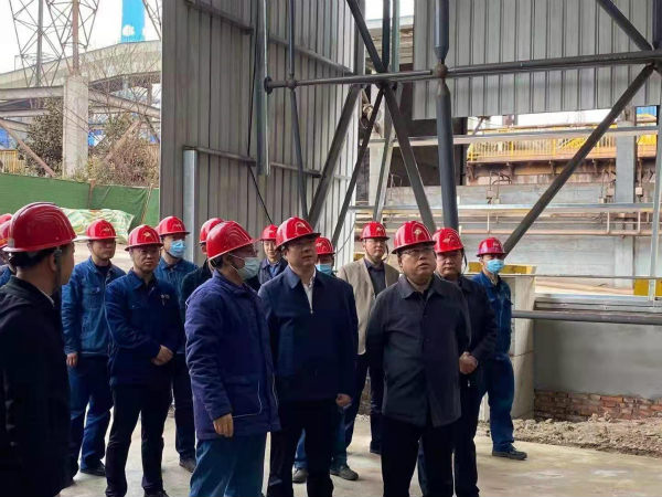 漢中市政協(xié)主席嚴(yán)維佳蒞臨陜煤建設(shè)漢中分公司漢鋼一次料場項目調(diào)研