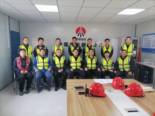 陜煤建設(shè)銅煤公司第二項(xiàng)目部 發(fā)揮“師帶徒”新作用  引領(lǐng)“傳幫帶”共成長(zhǎng)