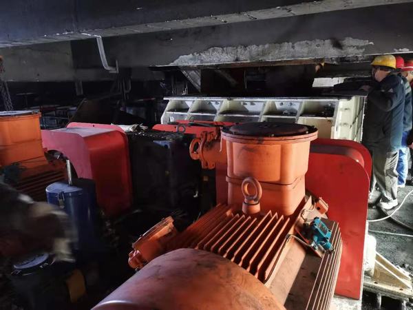 陜煤建設(shè)洗選煤運(yùn)營公司第二項目部胡家河礦動篩車間精煤破碎機(jī)拆除安裝工程順利完工