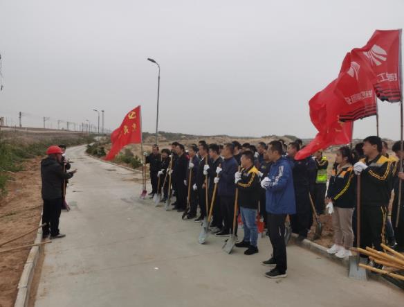 陜煤建設(shè)綠宇公司：義務(wù)植樹(shù)打造靖神鐵路低碳綠色運(yùn)輸通道