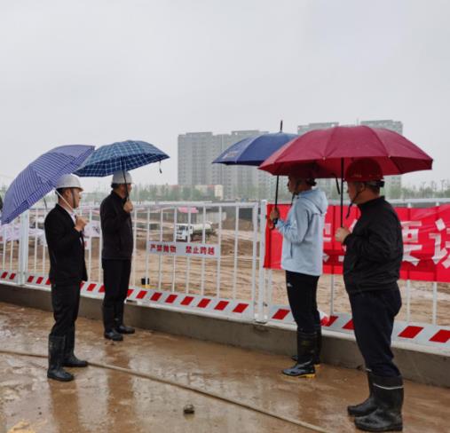 陜煤建設(shè)空港新城項(xiàng)目部“防汛”、“趕工”正當(dāng)時