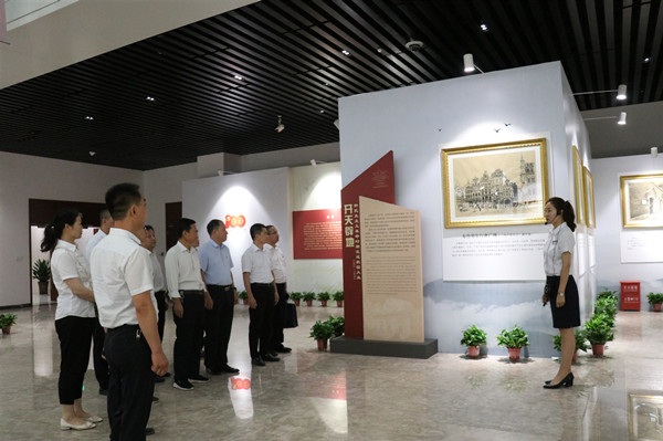 陜煤建設(shè)澄合分公司機(jī)關(guān)黨支部紅色尋訪過主題黨日