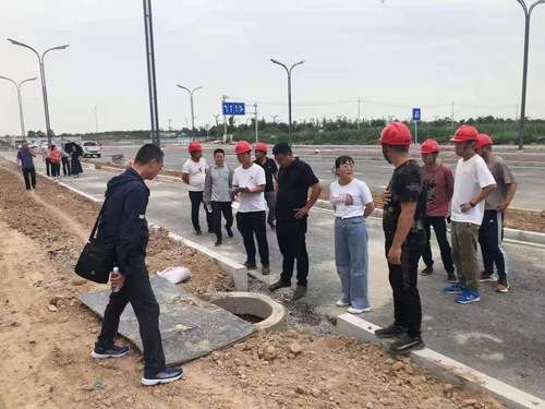 秦漢新城基建公司聯(lián)合檢查組蒞臨陜煤建設路橋分公司漢風五路項目部檢查指導工作