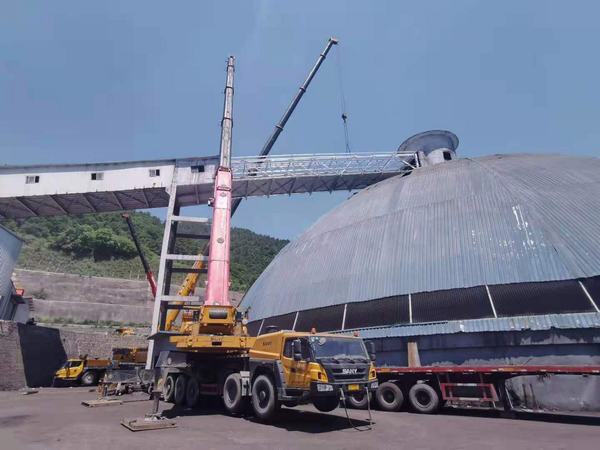 陜煤建設(shè)韓城分公司圓滿完成建新礦主井驅(qū)動機(jī)房至原煤倉棧橋吊裝工程