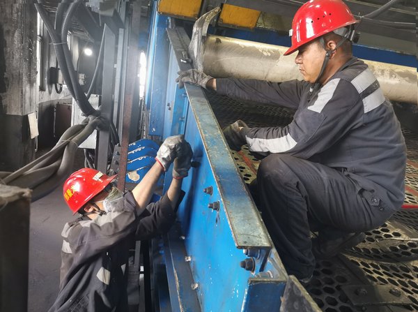 陜煤建設(shè)洗選煤運(yùn)營公司澄合山陽運(yùn)營項(xiàng)目部：伏天“烤”驗(yàn)不斷 “汗”衛(wèi)運(yùn)維安全