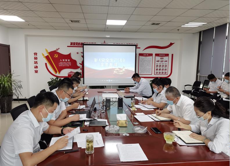 陜煤建設(shè)綠宇公司：開展“夯責(zé)任、抓落實、促管理”的文明環(huán)保主題活動