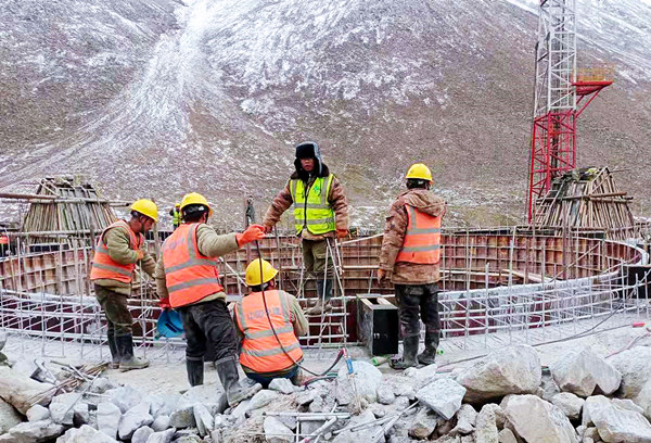 陜煤建設(shè)礦建三公司天山勝利隧道2-2#通風(fēng)豎井亮出新“成績單”