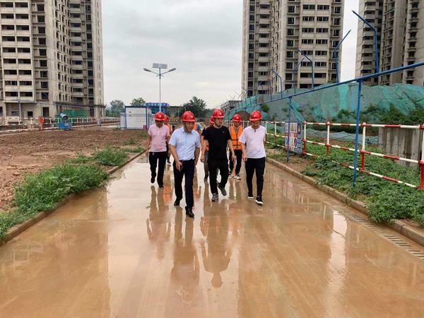 陜煤建設(shè)銅煤公司全力應(yīng)對強(qiáng)降雨 筑牢防汛“安全堤”