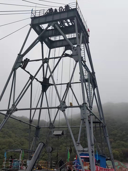 陜煤建設(shè)機(jī)電安裝公司：啟動(dòng)應(yīng)急預(yù)案確保井筒裝備施工安全