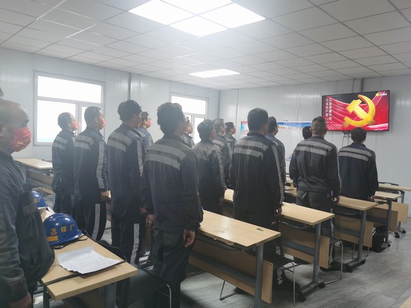 陜煤建設(shè)洗選煤運(yùn)營(yíng)公司紅柳林洗煤廠項(xiàng)目部: “紅色”+“堅(jiān)守”吹響號(hào)角慶國(guó)慶