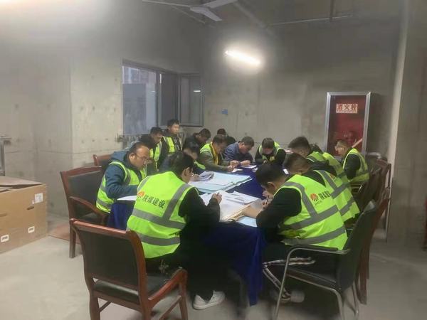 陜煤建設(shè)銅煤公司第十五項(xiàng)目部業(yè)務(wù)知識“小課堂”為職工充電蓄能