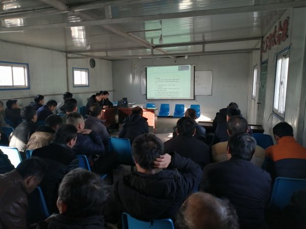 煤礦運(yùn)營服務(wù)分公司: “四嚴(yán)”管理向效能作風(fēng)亮劍