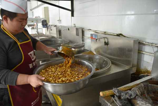 陜煤建設煤礦運營服務分公司：把“食”事辦好，讓幸福走上舌尖