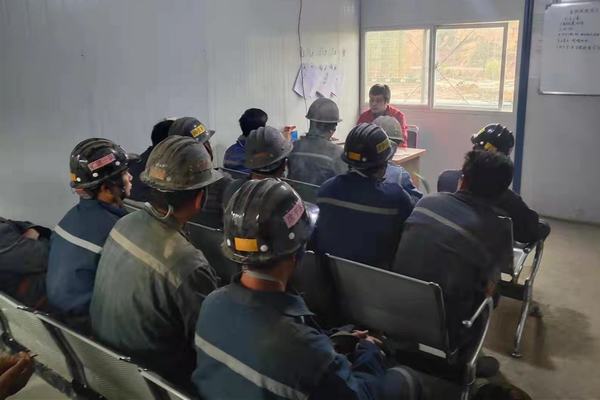 陜煤建設(shè)礦建二公司王峰項(xiàng)目部：強(qiáng)化班組建設(shè)確保安全生產(chǎn)