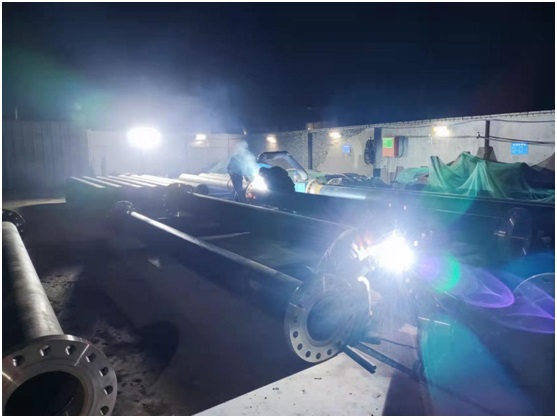 挑燈夜戰(zhàn)趕工期 攻堅克難打硬仗