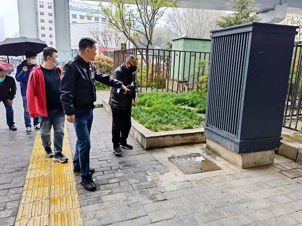 陜煤建設渭南分公司承建的西安碑林區(qū)背街小巷改造項目建工路綠化順利通過驗收移交