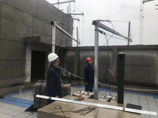 陜煤建設(shè)天工公司復(fù)工復(fù)產(chǎn)設(shè)備正常運轉(zhuǎn)保安全