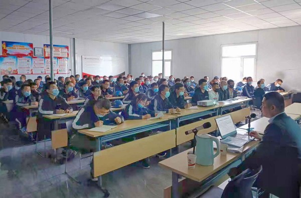 陜煤建設洗選煤運營公司深入開展全員安全生產(chǎn)“大學習、大培訓”