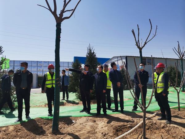 榆林市科創(chuàng)新城黨工委委員、管委會(huì)副主任劉政秀一行蒞臨科創(chuàng)新城同慧運(yùn)動(dòng)公園項(xiàng)目檢查指導(dǎo)工作