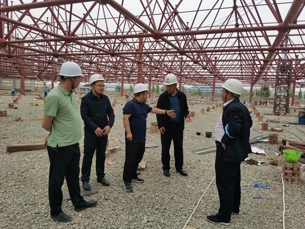 陜煤建設(shè)漢中分公司赴渭南開沃新能源汽車基地項(xiàng)目對(duì)標(biāo)鋼網(wǎng)架頂升技術(shù)