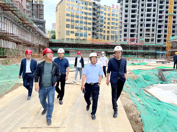 建設(shè)集團大秦置業(yè)公司領(lǐng)導(dǎo)班子深入龍灣水境項目開展專題調(diào)研