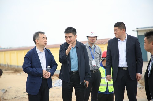 陜煤運銷集團黨委書記、董事長楊科生一行蒞臨榆陽煤炭物流園區(qū)項目檢查指導工作