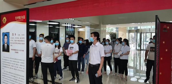 走近勞模工匠，感悟勞動(dòng)光榮