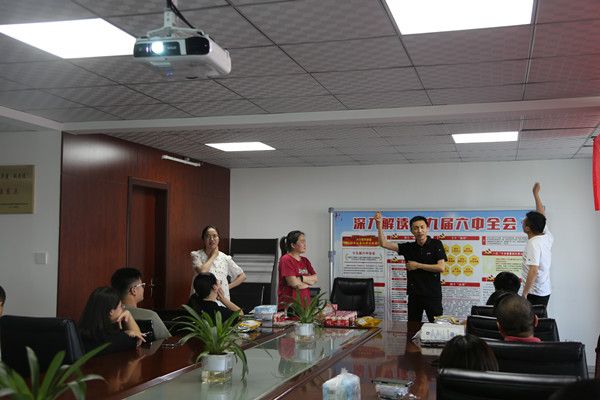 陜煤建設(shè)咸陽(yáng)分公司開(kāi)展“濃情端午、粽享歡樂(lè)”活動(dòng)