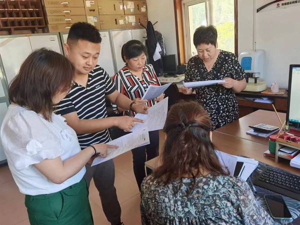 陜煤建設(shè)銅煤公司組織開展“依法興企、你我共行”主題宣傳活動