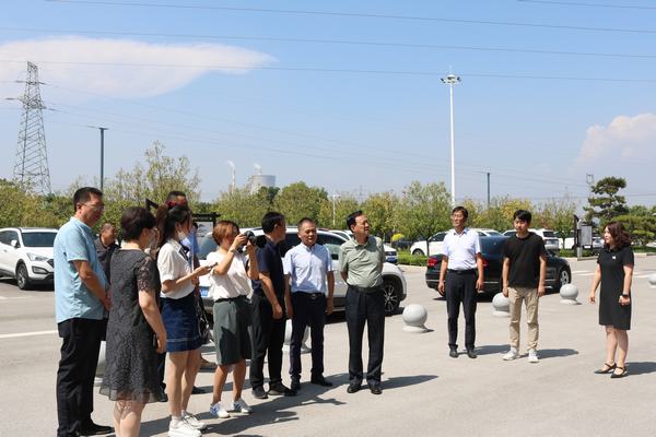 陜煤建設(shè)川耀公司：川耀PPP項目崔仙服務(wù)區(qū)迎來《中國公路》《陜西日報》兩家媒體采風(fēng)