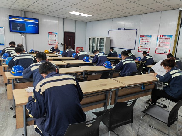 陜煤建設(shè)洗選煤運(yùn)營公司紅柳林洗煤廠項(xiàng)目部：暢通機(jī)電“毛細(xì)血管，護(hù)好安全“大心臟”