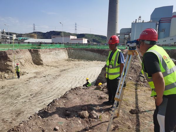 陜煤建設(shè)天工公司施工前沿以高溫“烤”驗(yàn)，“暑”寫勞動畫卷