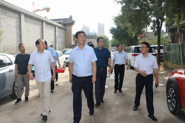 蒲城縣委書記張毅鋒一行深入蒲城縣槐院里歷史文化街區(qū)項(xiàng)目進(jìn)行視察
