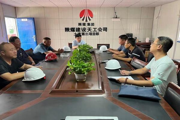 包頭市東河區(qū)住建局、包頭市東河區(qū)應(yīng)急管理局深入陜煤建設(shè)天工公司中潤府一期項(xiàng)目檢查指導(dǎo)工作