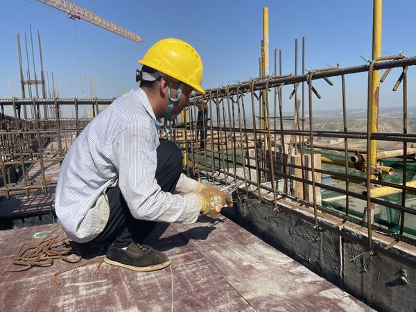 陜煤建設(shè)韓城分公司：不服“暑”！他們和太陽肩并肩