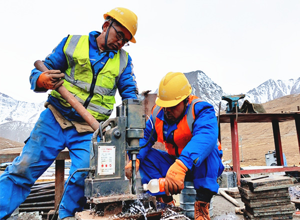 陜煤建設(shè)礦建三公司：確認(rèn)過腳步，你們就是雪域高原上的“掘進鐵軍”