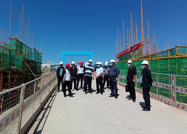 榆林城投集團(tuán)總會計(jì)師朱志昌一行蒞臨榆溪希望城商住小區(qū)項(xiàng)目檢查指導(dǎo)工作