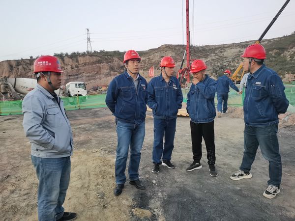 陜西新元潔能有限公司董事長、總經(jīng)理范建林蒞臨陜煤建設(shè)天工公司檢查指導(dǎo)工作