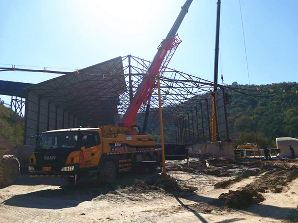 陜煤建設(shè)礦建三公司崔木項(xiàng)目排矸場(chǎng)大棚工程順利完工