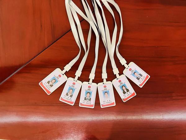 陜煤建設礦建二公司：佩戴工作牌 樹立新形象