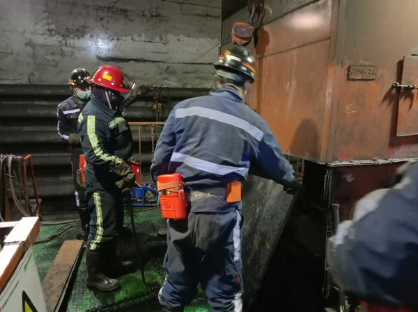 陜煤建設(shè)機(jī)電安裝公司：喜度良宵辭舊歲，元旦工程檢修忙