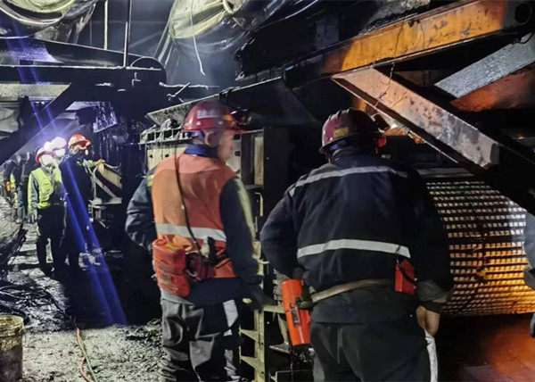 陜煤建設(shè)機(jī)電安裝公司小保當(dāng)項(xiàng)目部：只爭朝夕抓開局