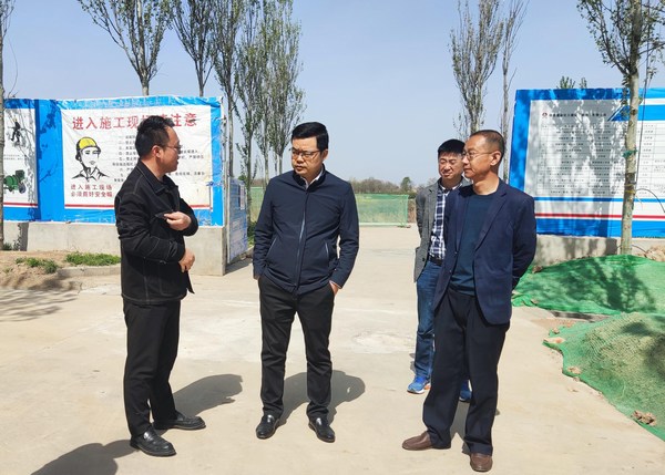 陜西彬長(zhǎng)文家坡礦業(yè)有限公司董事長(zhǎng)、總經(jīng)理徐景果蒞臨陜煤建設(shè)路橋分公司彬長(zhǎng)項(xiàng)目部檢查