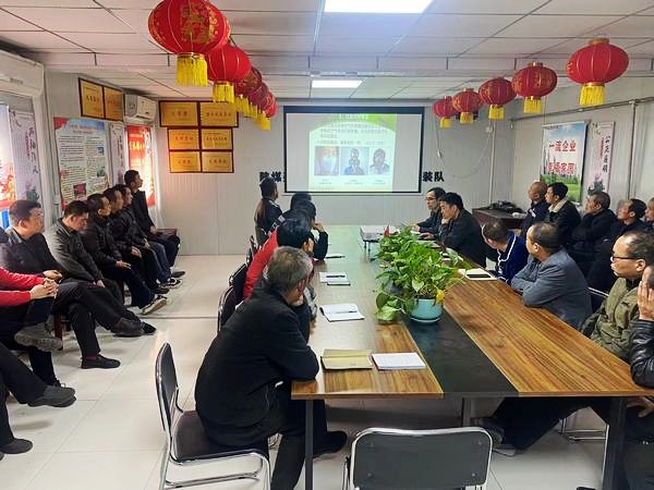 陜煤建設(shè)渭南分公司第二安裝項(xiàng)目部線上+線下扎實(shí)開展《職業(yè)病防治法》宣傳活動(dòng)
