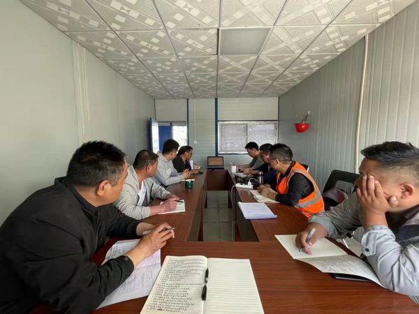 陜煤建設(shè)天工公司新疆第一項(xiàng)目部：工資有“薪”招，培訓(xùn)用“新”招，管理用“心”招納勞務(wù)派遣工