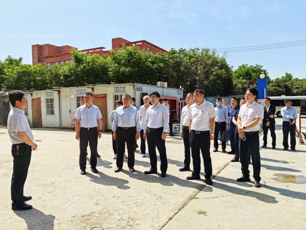 渭南市高新區(qū)管委會主任蔡軍一行到渭北新城疾控中心項目進行調(diào)研