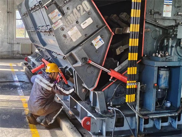 陜煤建設(shè)洗選煤運營公司神渭首端運營項目部： 雙份的奮斗 雙倍的堅守