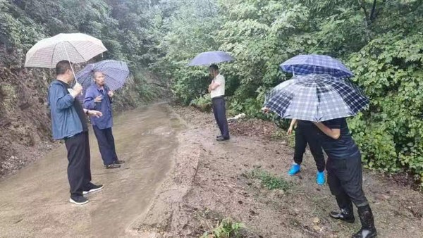 陜煤建設(shè)駐村工作隊全力以赴打贏防洪防汛這場硬仗